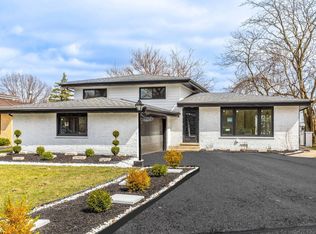 8449 S Kean Ave, Hickory Hills, IL