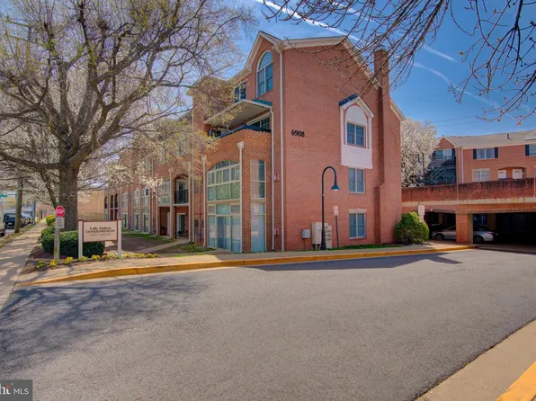 6908 Fairfax Dr Unit 100, Arlington, VA 22213