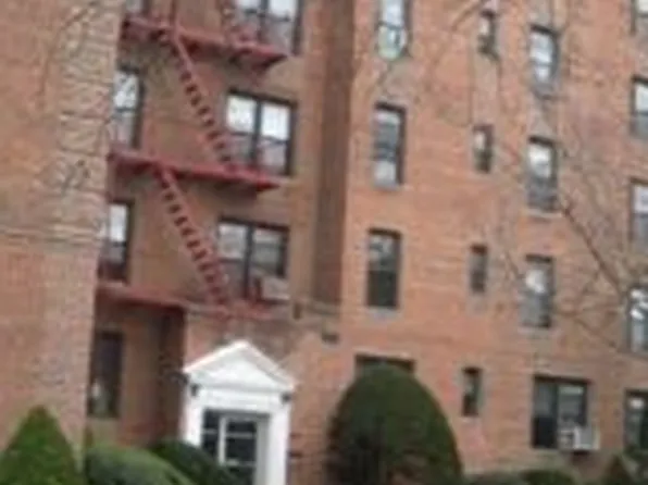 2675 East 7th Street image 1 of 5