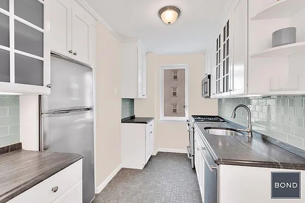 Sold by Bond New York | media 12