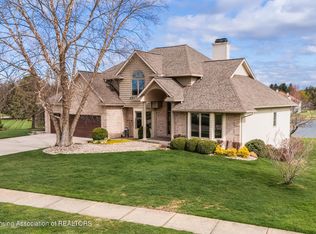 9135 Hummingbird Ln, Grand Ledge, MI 48837