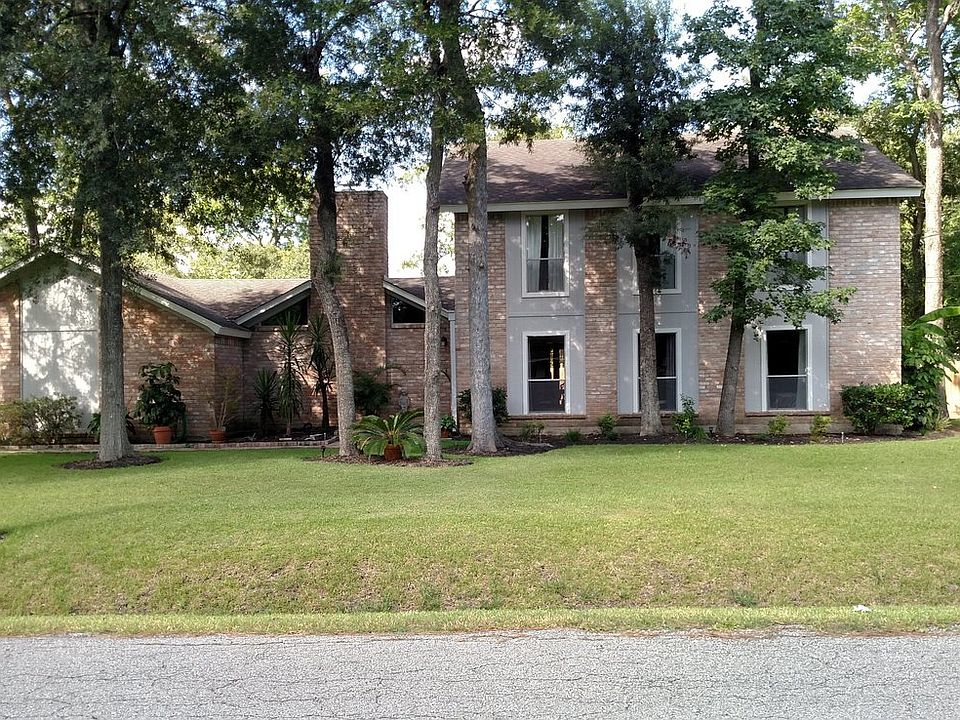 Spacious, gracious & trees!