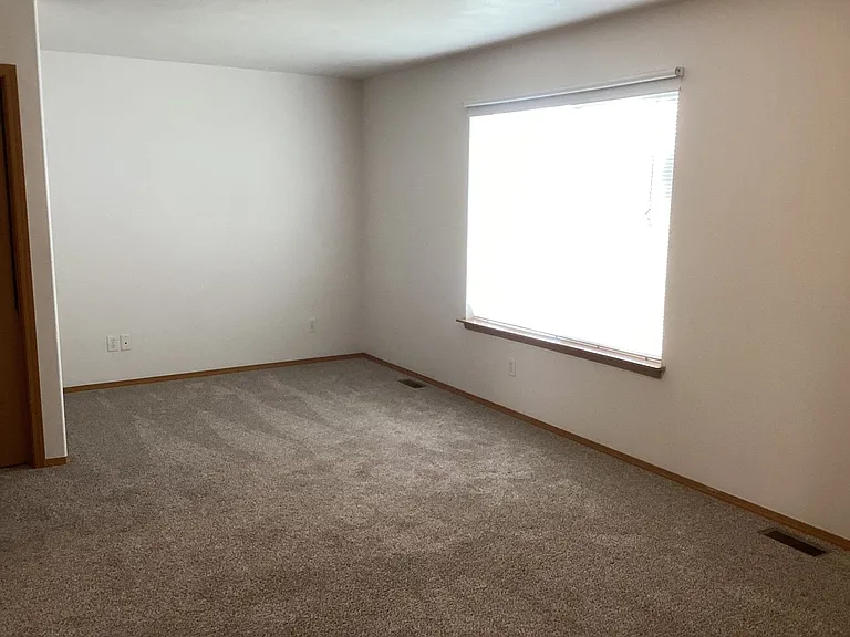 1102 S Aspen Pl — Photo 11