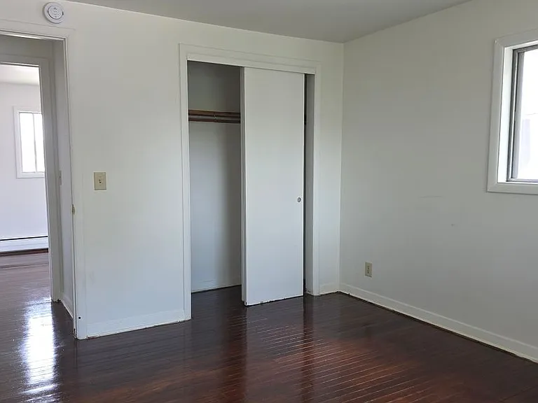 519 W Water St #F — Photo 12