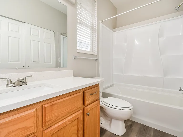 1040 York Dr — Photo 18