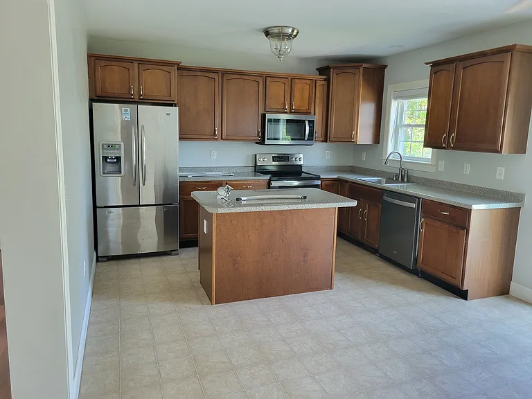 67 Garrison Ave — Photo 2