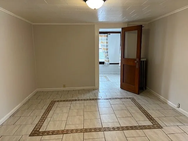 Building Photo - 112 1st St #2