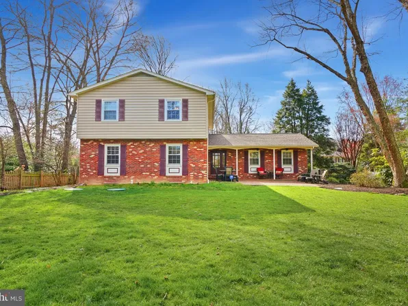 3233 Betsy Ln, Herndon, VA 20171