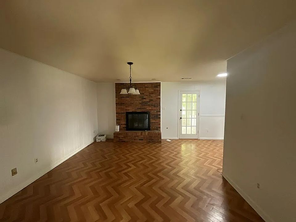 1st image of 110 Plantation Dr