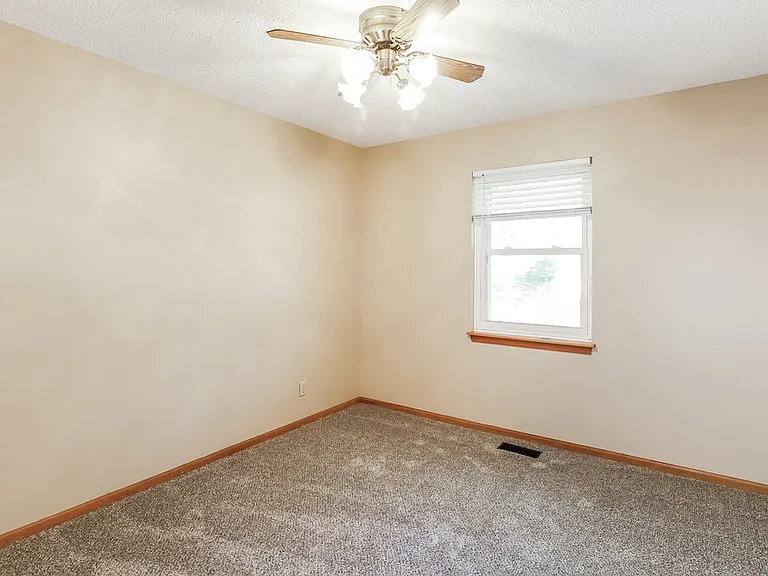 102 Gilbert St — Photo 15