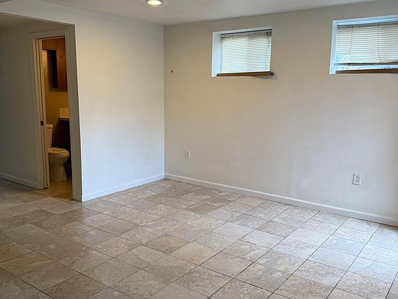 3rd image of 4308 SW Frontenac St #B