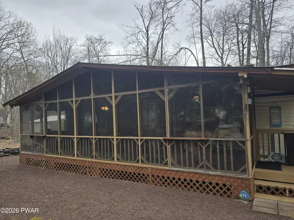 124 Mohican Dr, Shohola, PA 18458