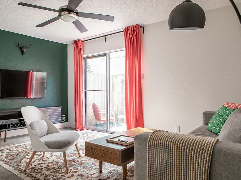 St. Edwards Place Apartments — Photo 21