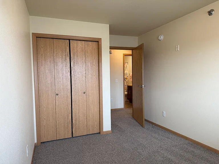 West Lake III Apartments — Photo 8
