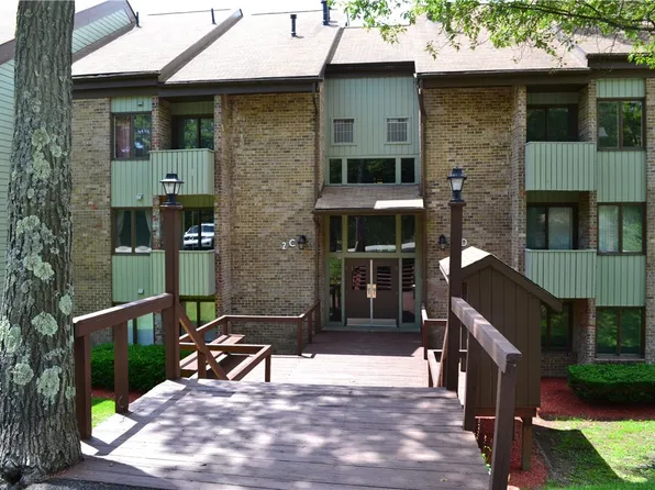 2C1 Mountain Villas Dr, Champion, PA 15622