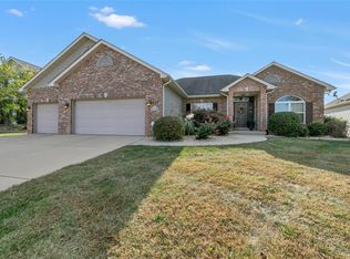 1021 Carnegie Knolls Dr, O'Fallon, IL 62269