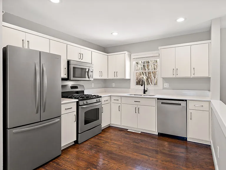 2760 Grove Ln — Photo 1