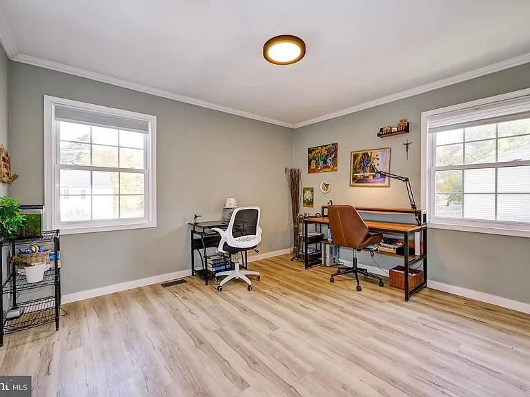 325 Juniper Dr — Photo 29