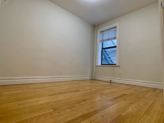 5th image of 87 Barrow St APT 1E