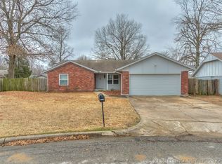 1215 W Boston Ct, Broken Arrow, OK 74012