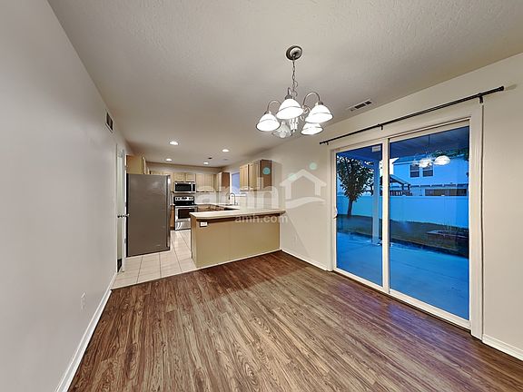 4th image of 1211 N Cambrick Dr