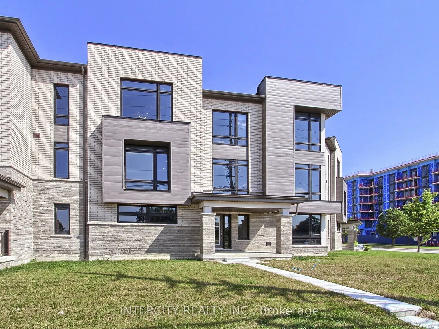 4 bed, $4,800 — Photo 2