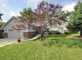 4176 Kenwood Ave, Gurnee, IL