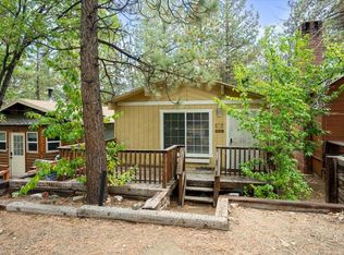 817 Maple Ln, Sugarloaf, CA 92386