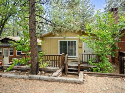 817 Maple Ln, Sugarloaf, CA, 92386