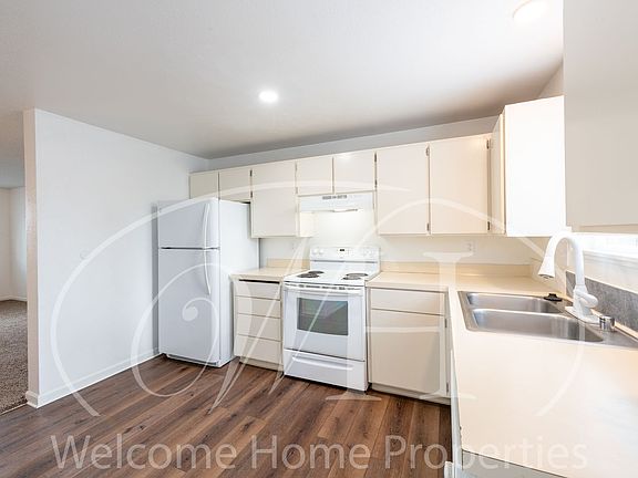 4th image of 1040 Bonnie Brae St #B