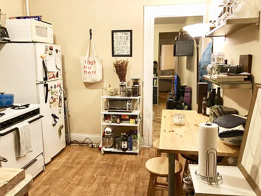 Rented by City Roots Realty | media 28