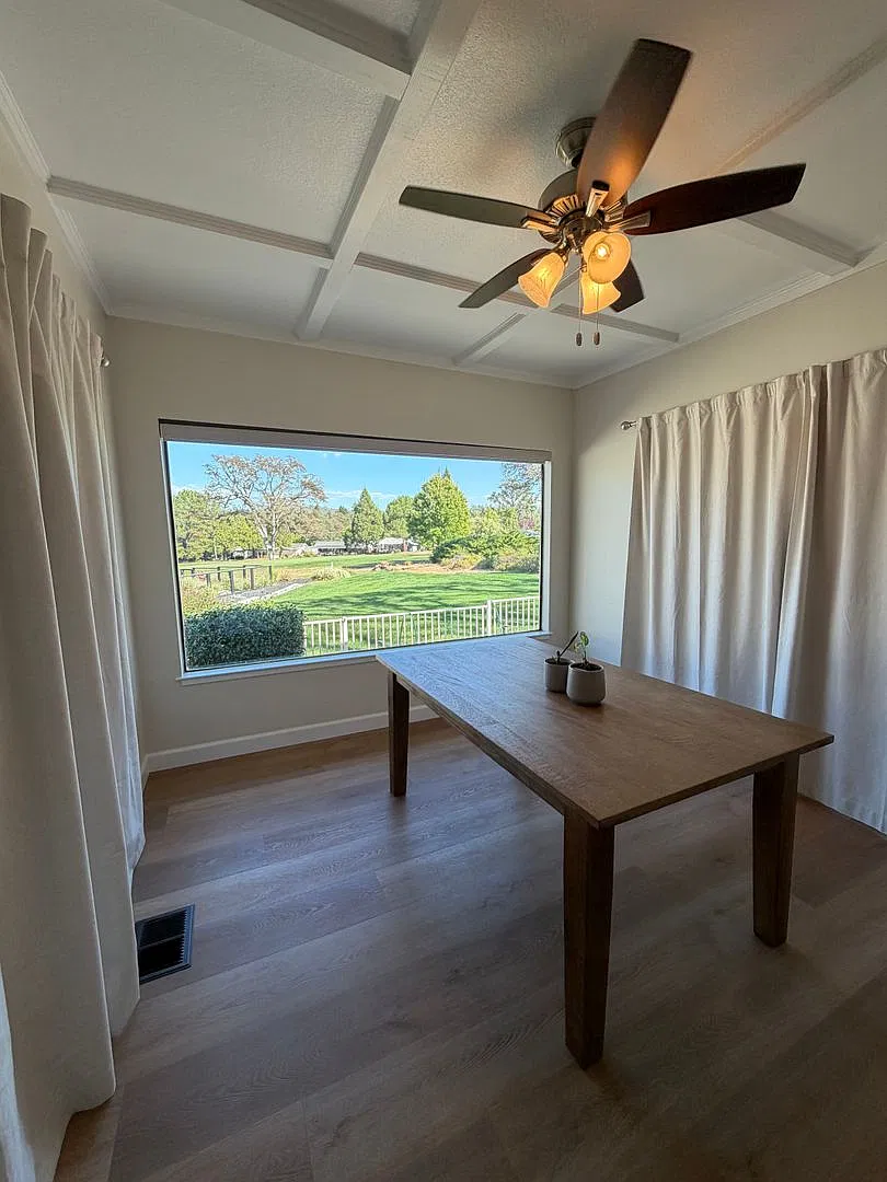 Single story newly remodeled home on the golf course in Lake of the Pines! Huge yard! — Photo 4