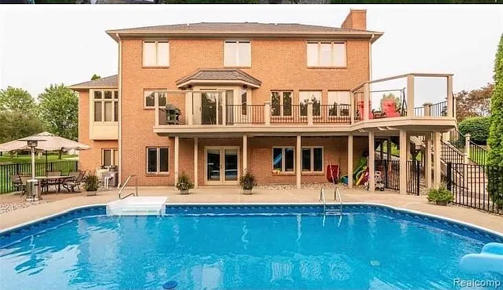 7805 Rutherford Ct — Photo 2