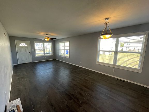 3rd image of 909 Jackalope Ct #1