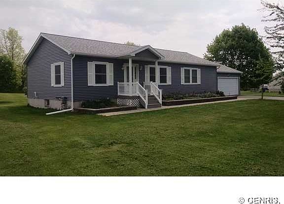 2nd image of 1677 Oak Leaf Ln