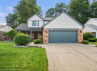 41915 Stratton Dr, Clinton Township, MI 48038
