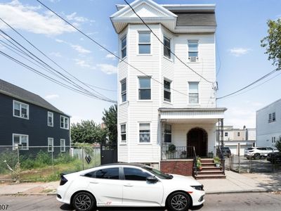 98 Houston St, Newark, NJ, 07105