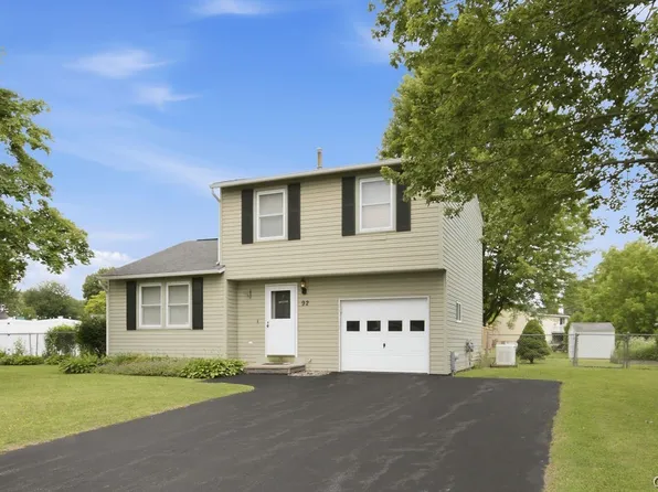 92 Ferndale Ln, Minoa, NY 13116