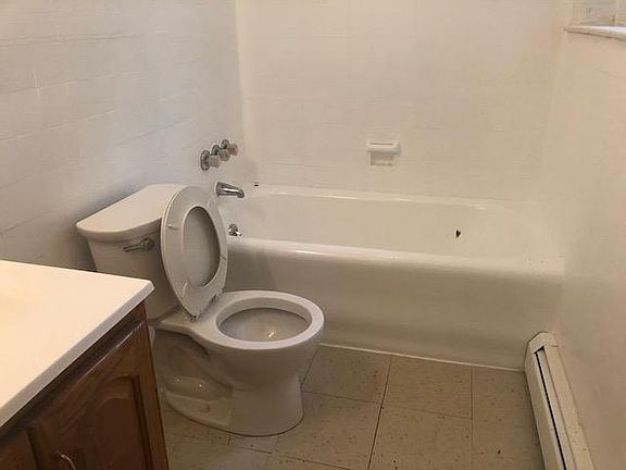 3rd image of 4531 Osage Ave #11