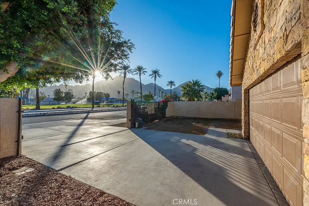 4 bed, 1257 sqft, $2,950 — Photo 1