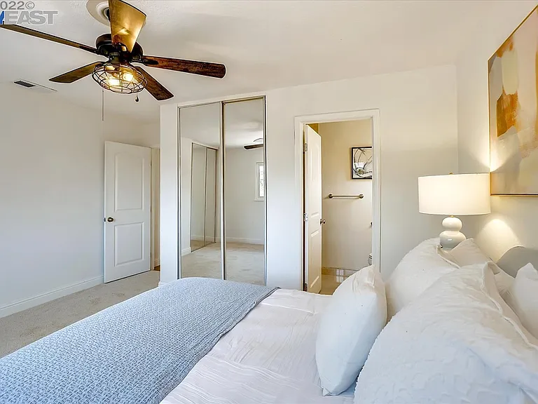 Meadowbrook Dr — Photo 11