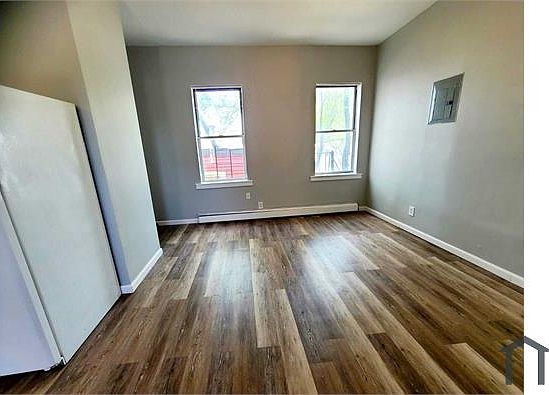 5th image of 812 E 223rd St APT 2