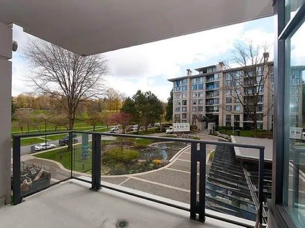 4685 Valley Dr #320, Vancouver, BC V6J 5M2