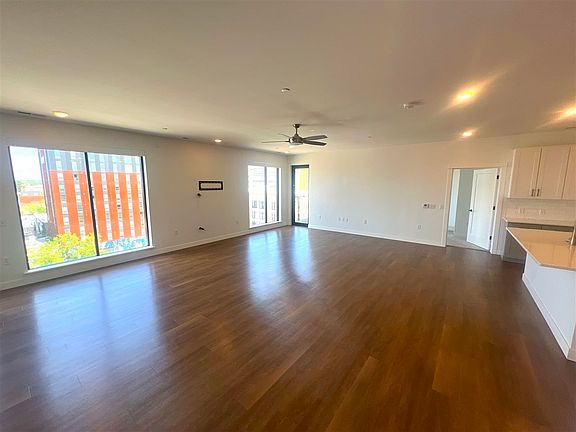 3rd image of 300 S Clinton St #604