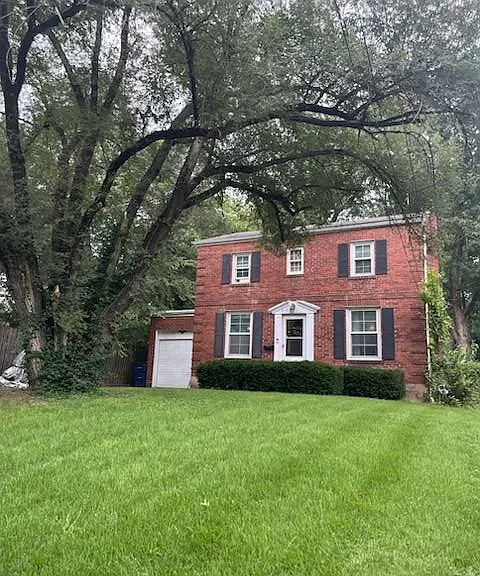 814 N Rock Hill Rd — Photo 1