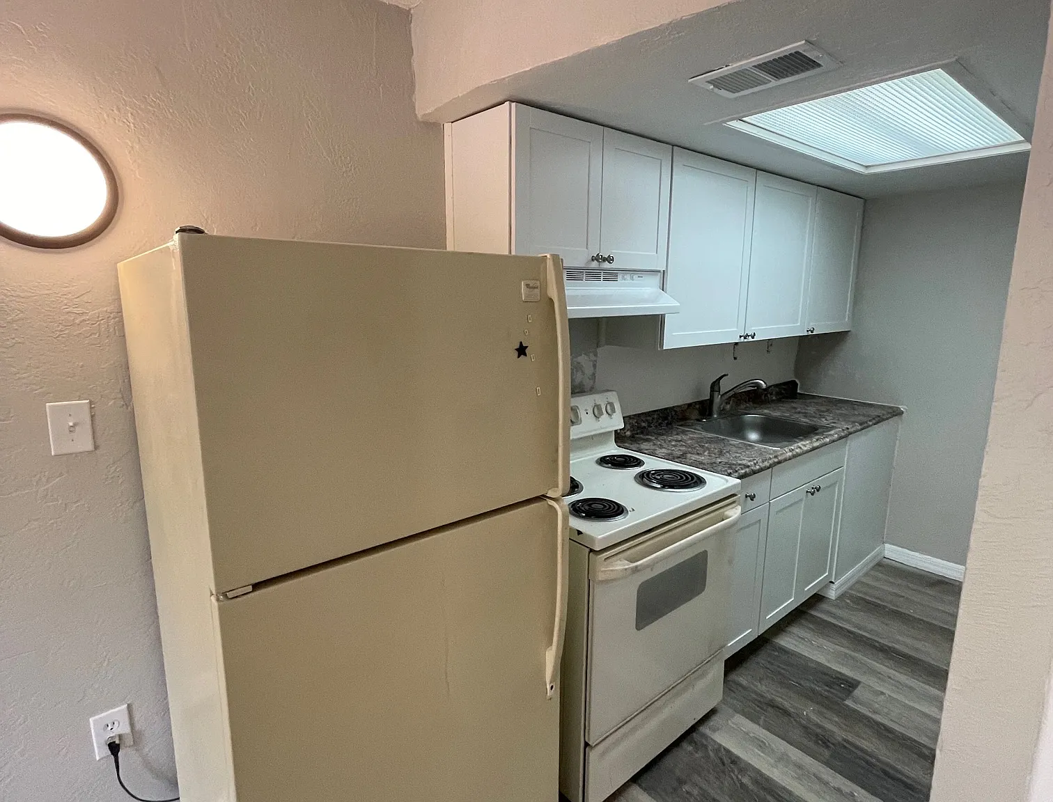 2266 Altamont Ave (Allen St) - 1 — Photo 3
