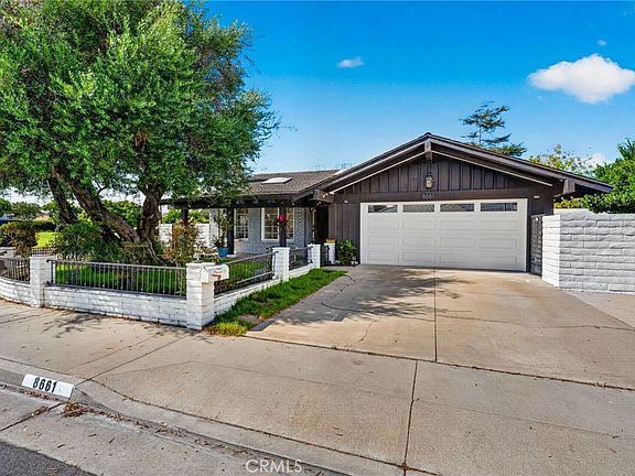 3rd image of 8661 Brookside Dr