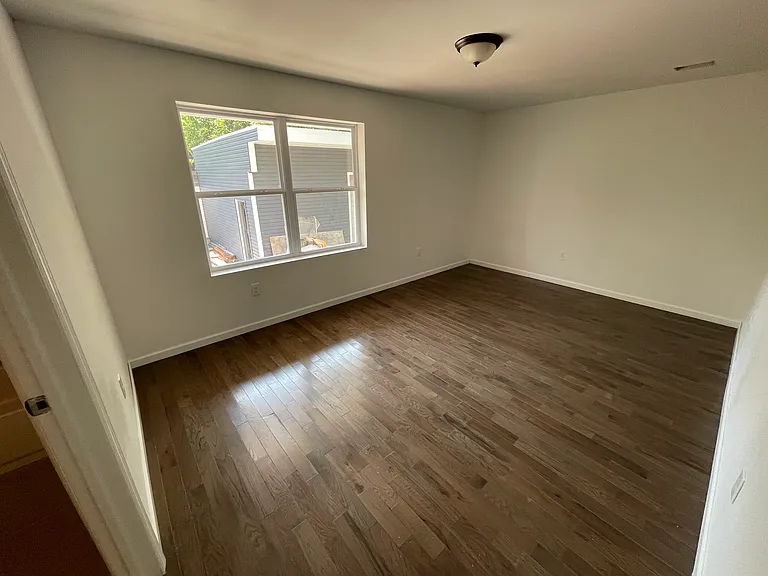 152 Sherman Ave #2 — Photo 7