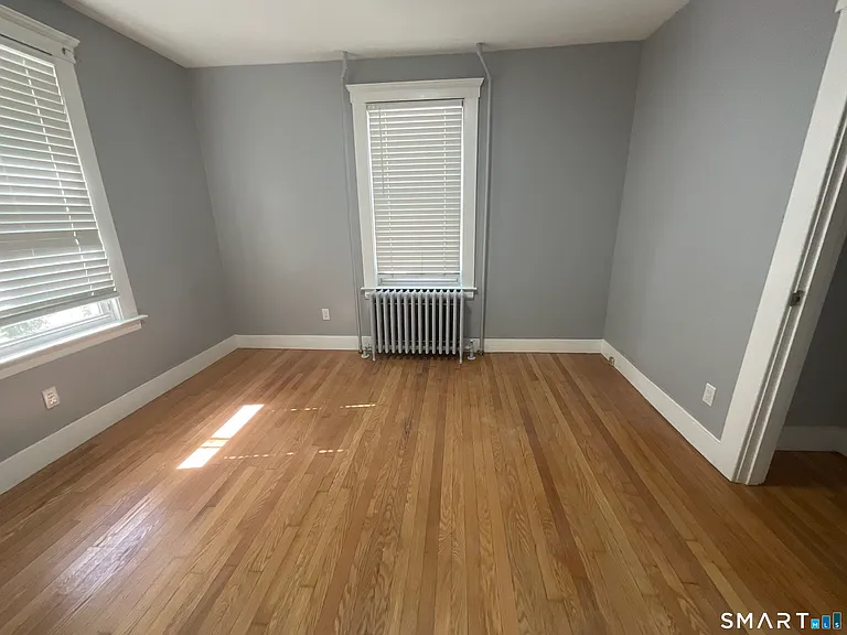 1127 W Broad St — Photo 27