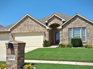 8721 Pikes Peak Rd, Yukon, OK 73099